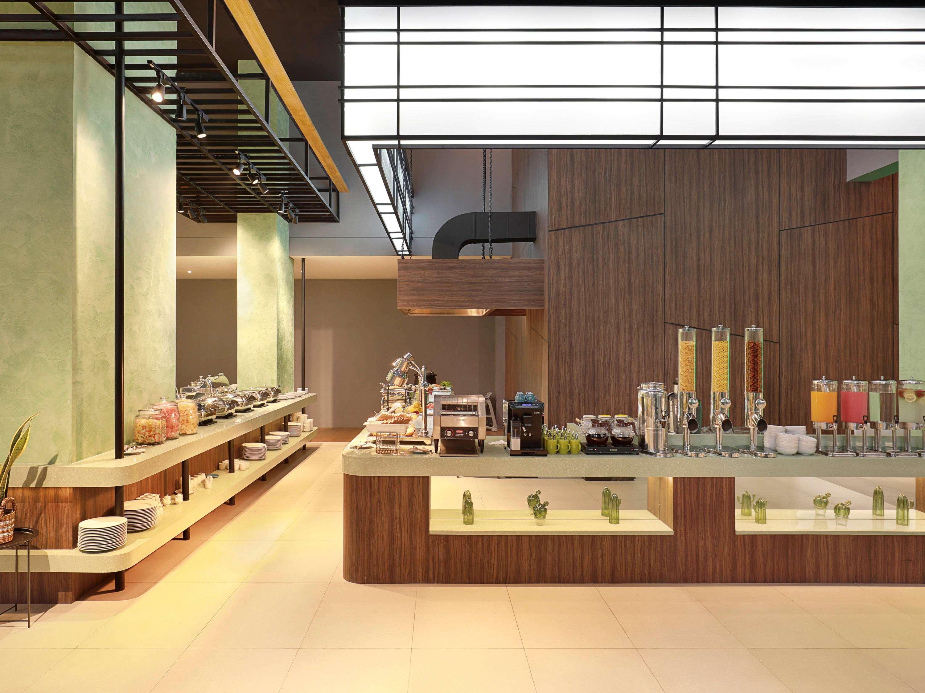 Ibis Styles Jakarta Simatupang Екстериор снимка
