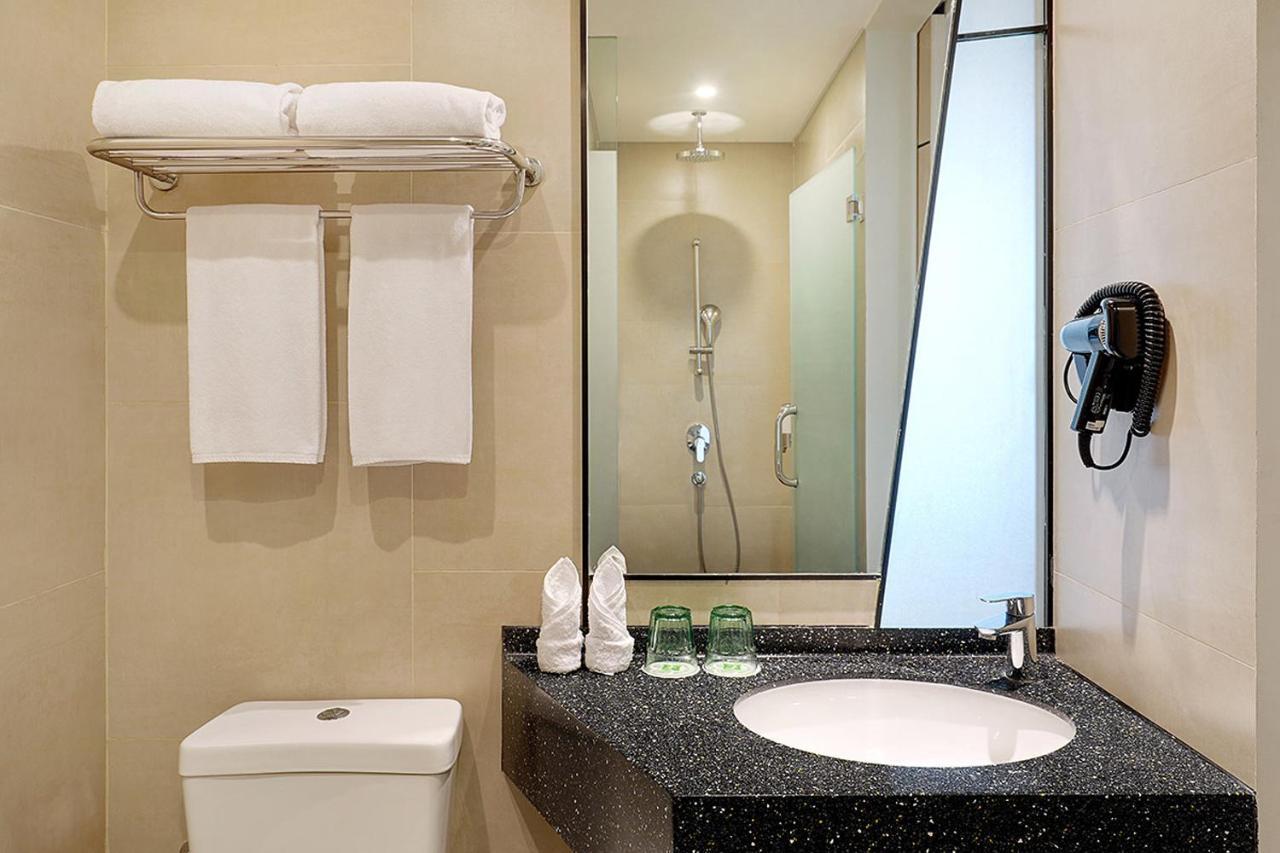Ibis Styles Jakarta Simatupang Екстериор снимка